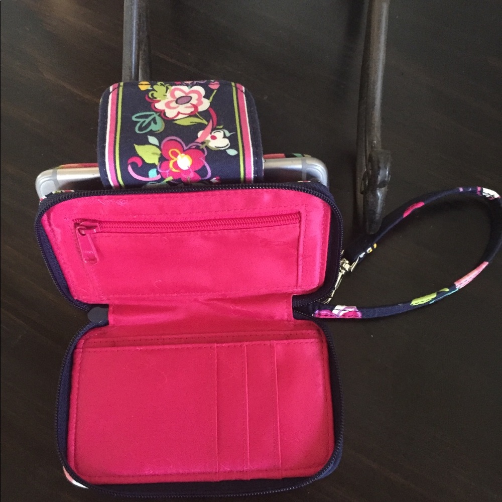 Vera Bradley Smartphone Wristlet